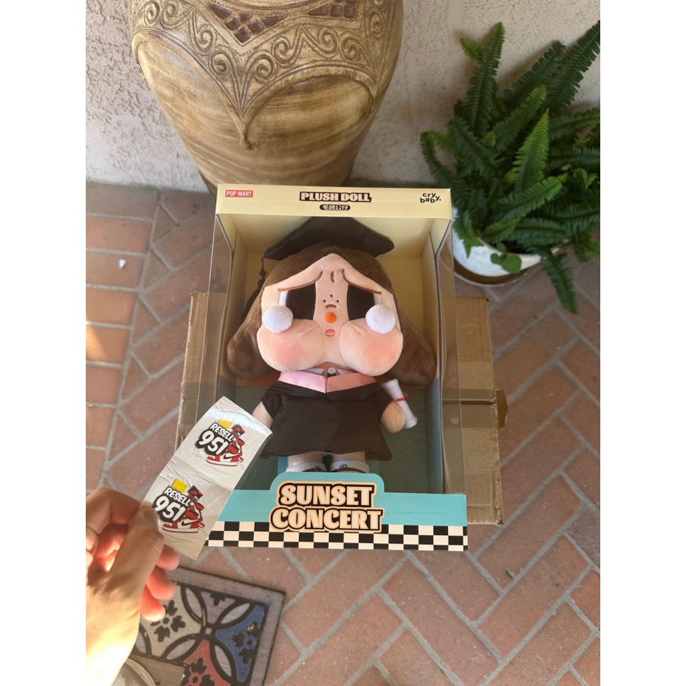 Crybaby graduation large display brand new pop mart authentic